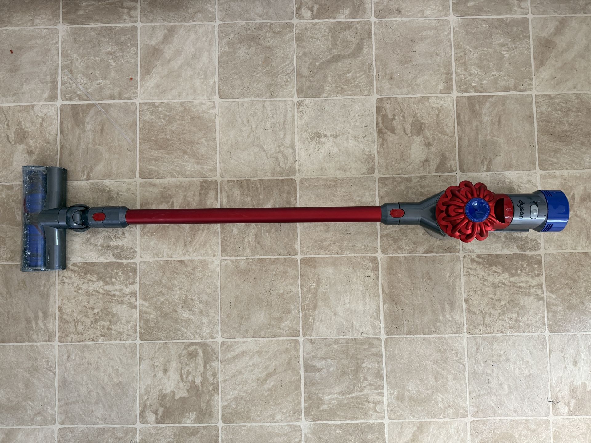 Dyson V8 Origin - Red