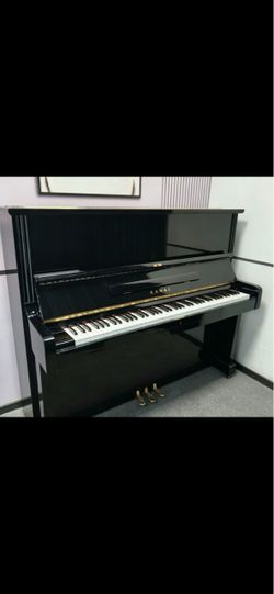 MUST SEE! GORGEOUS KAWAI PIANO. WILLING TO DELIVER!