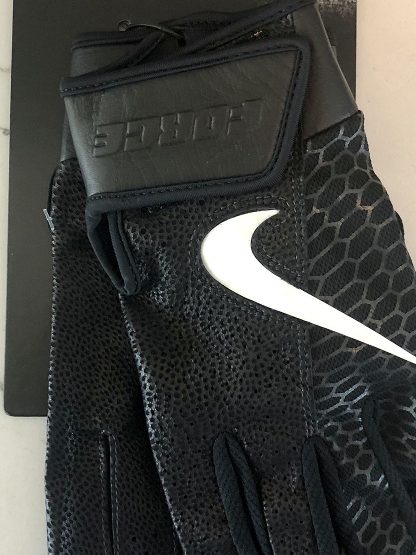 Nike Force Elite Batting Gloves Size L Black Or White