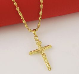 New 18 k yellow gold cross pendant and necklace