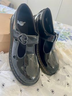 Dr. Martens (Women’s size 7)
