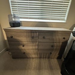 6 Drawer Dresser 