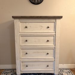 Dresser