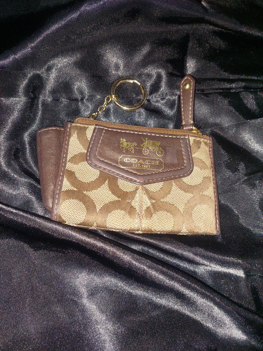 Coach Small Credit Card Holder/change Purse With Key Fob $25 OBO 