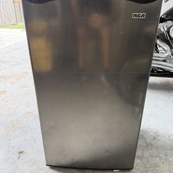 RCA Mini Fridge