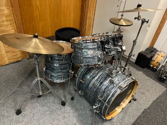Pearl drums with zildjian cymbals