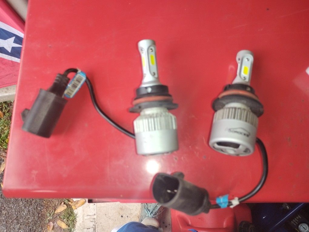 LED Head Light Bulbs Came Off A Ram 1500