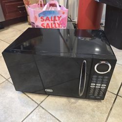 Microwave In Good Condition Really Clean 