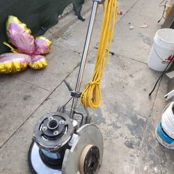 vendo esta máquina de pulir piso de madera