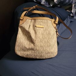 MK purse Used Once In Perfect Condition 