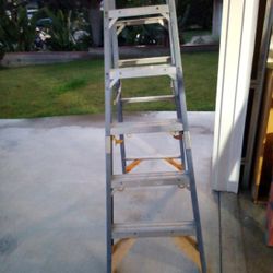 6-ft Single-sided Step Ladder