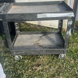 Mecanical Table With Wheels