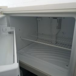 Whirlpool Top And Bottom And Cream Color Fridge Small Refrigerator
