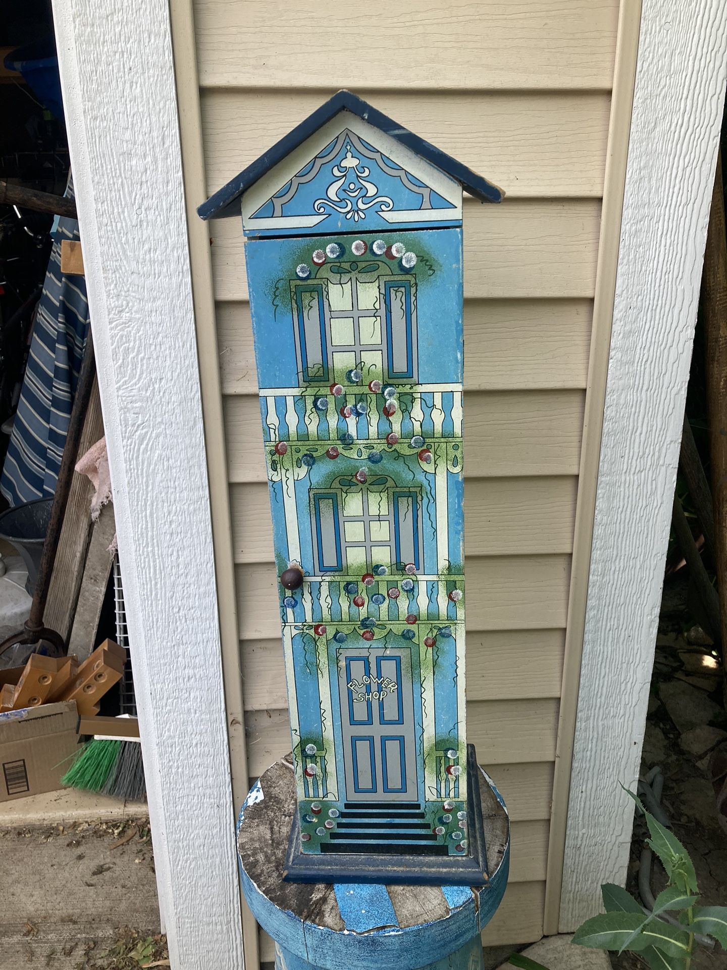 Wood Flower Shop Cabinet Media Tower