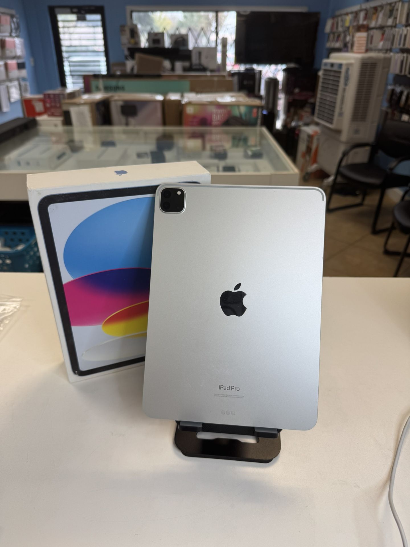 iPad Pro 11inch M2 128Gb Storage like New $79 Downpayment ✨