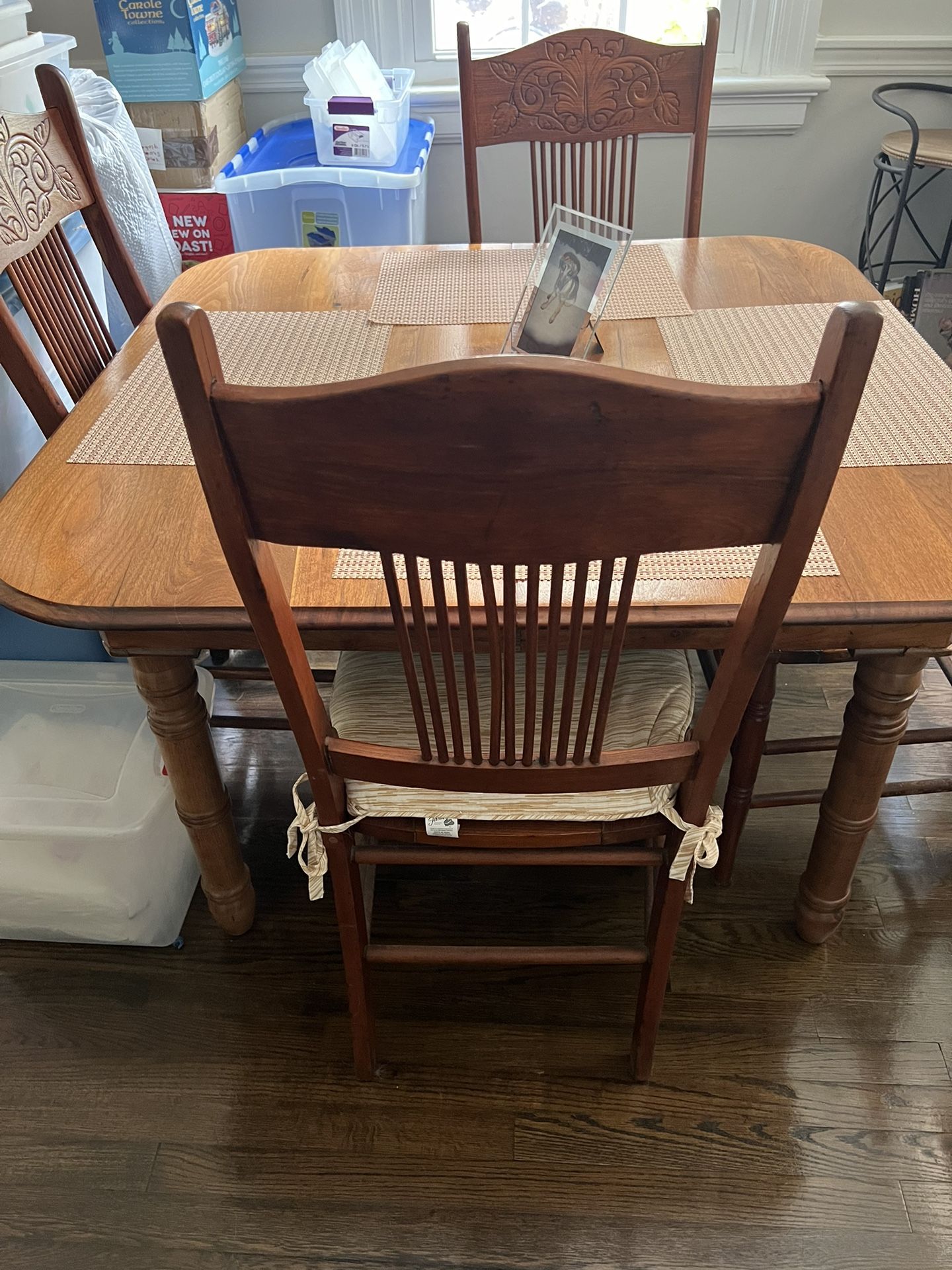 Oak Table W/4 Chairs