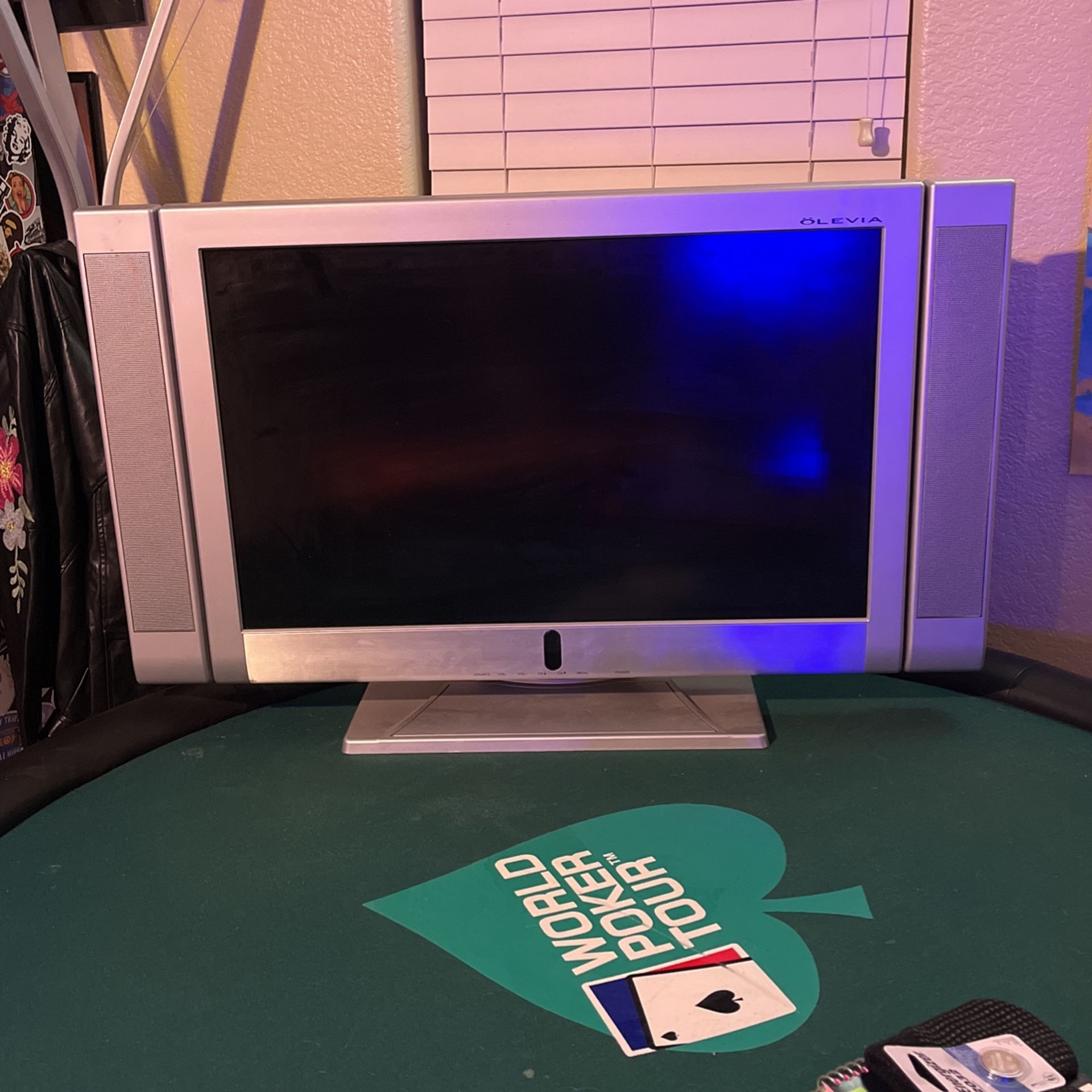 OLEVIA Stntax LCD MULTI-Media display Model LT30HVS