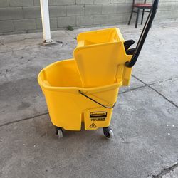 Rubbermaid Mop Bucket