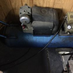 Air compressor runs great oil lubricated
