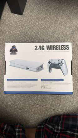2.4G WIRELESS CONTROLLER GAMEPAD NEW