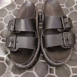 Lady's Madden Girl Sandals Size 7m 30 Dollars 