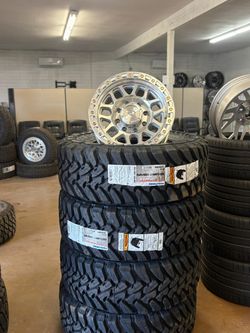 35/12.50/17 Toyo M/T 10-ply + 17x9 Arena Boost -12 offset Bundel