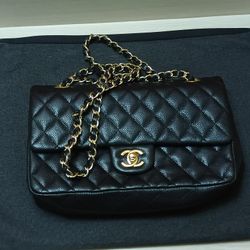 CHANEL & LOUIS VUITTON 
