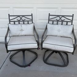 Comfy rocker chairs!