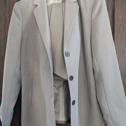 Women's skirt suit $20.00 obo Size 6