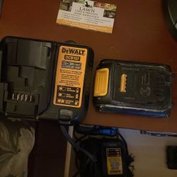Battery And Charger Dewalth 