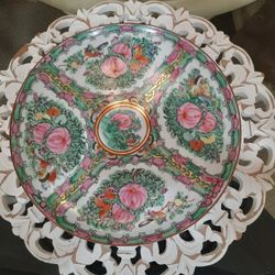 Rose Medallion Dinner Plates (READ DESC.)
