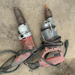 Vendo Los 2 Taladros Milwaukee Juntos  Husados os 2 Trabajan ,, Pero Para Mayor Seguridad Arregarle Elos Cables 