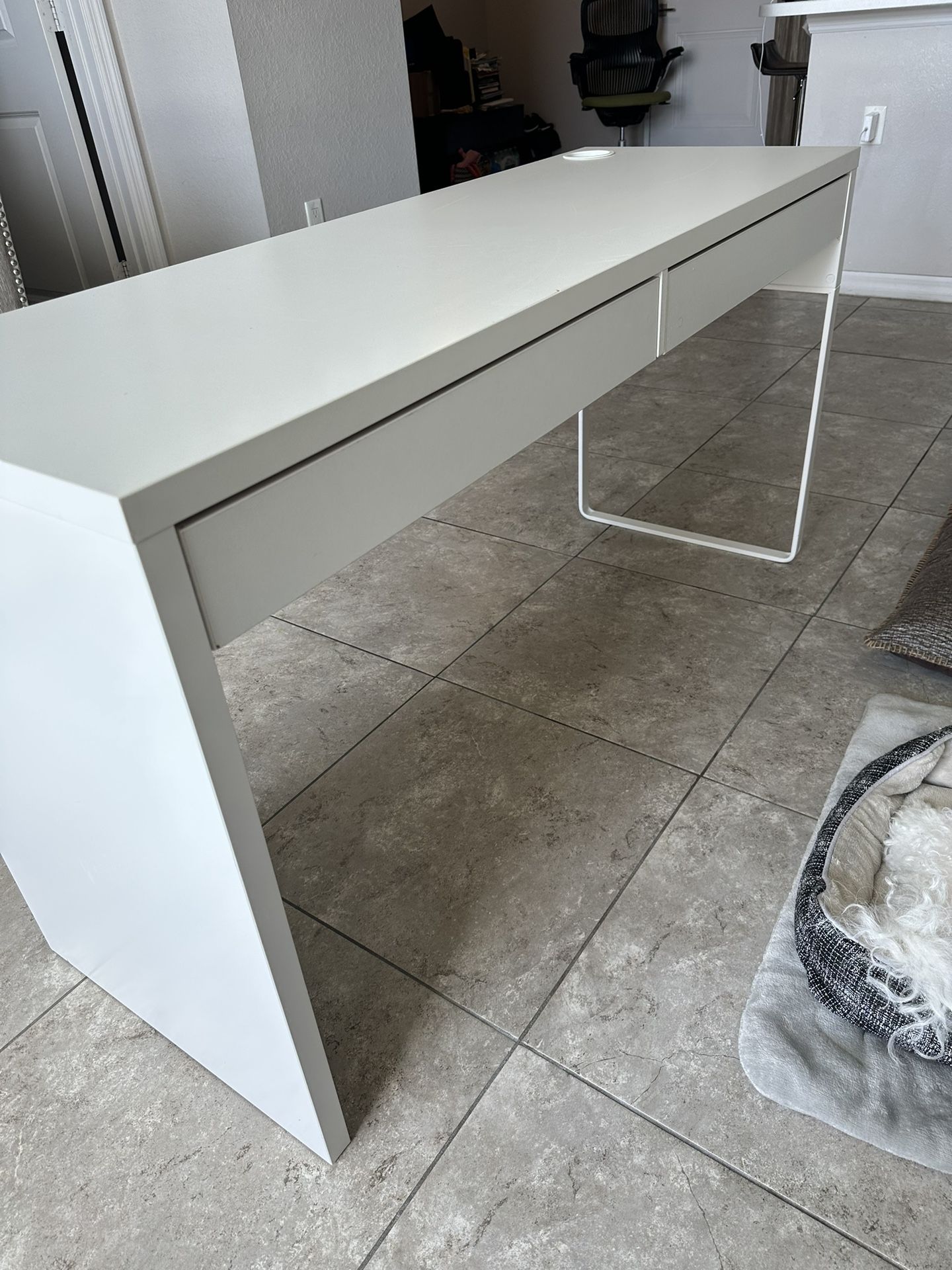 White Rectangular Desk 