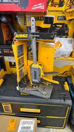 Dewalt construction jack