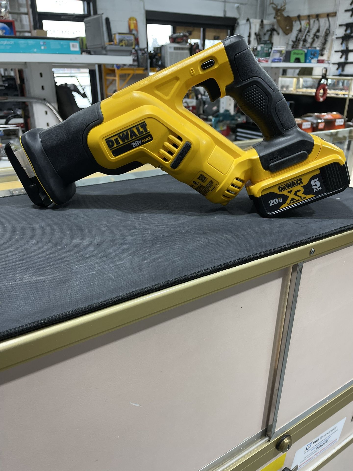 Dewalt Saw Zaw 20v