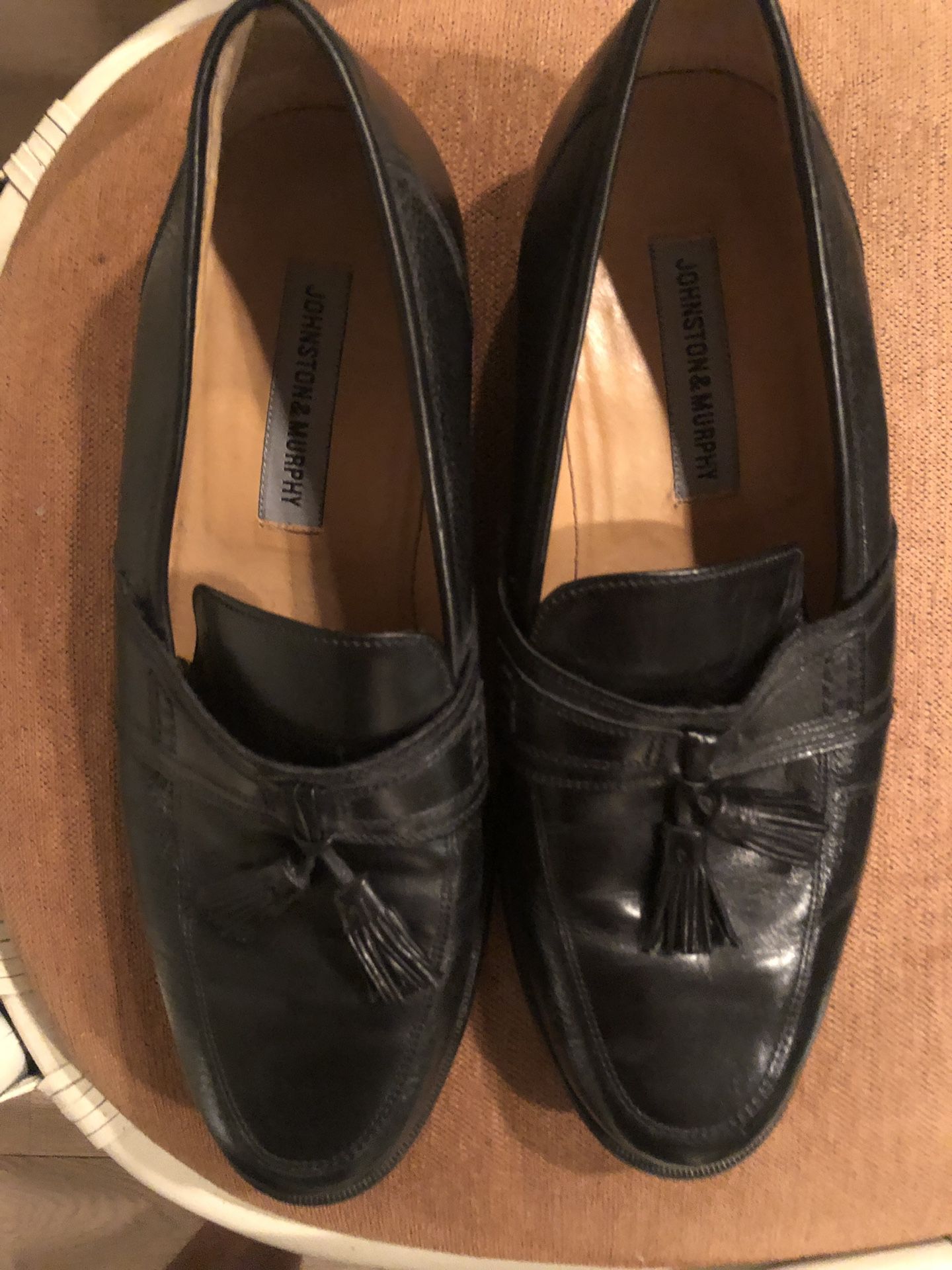 Johnson and Murphy men’s black leather shoes. Used excellent condition
