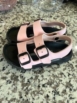 Huaraches Niña marca Birkenstock talla en la foto