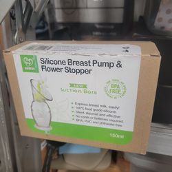 Brand new h a a k a a silicone breast pump and flour stopper