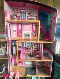 Doll house/casa de muñecas Barbies