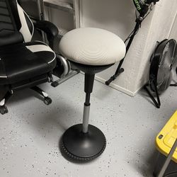 Tumbler Chair 