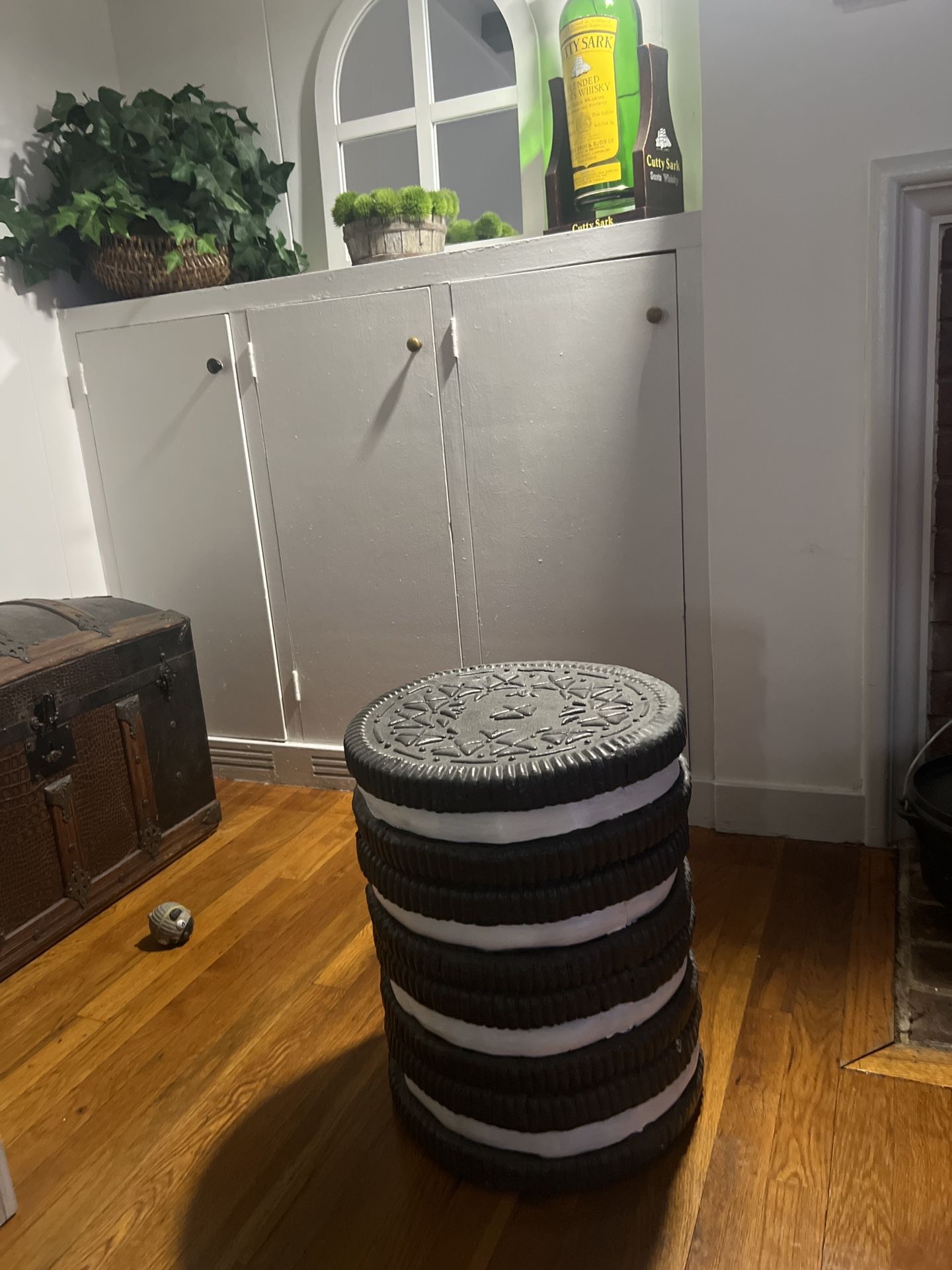Oreo Cookie Stool / Chair
