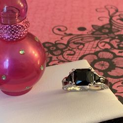Beautiful Black Crystal Fashion Ring