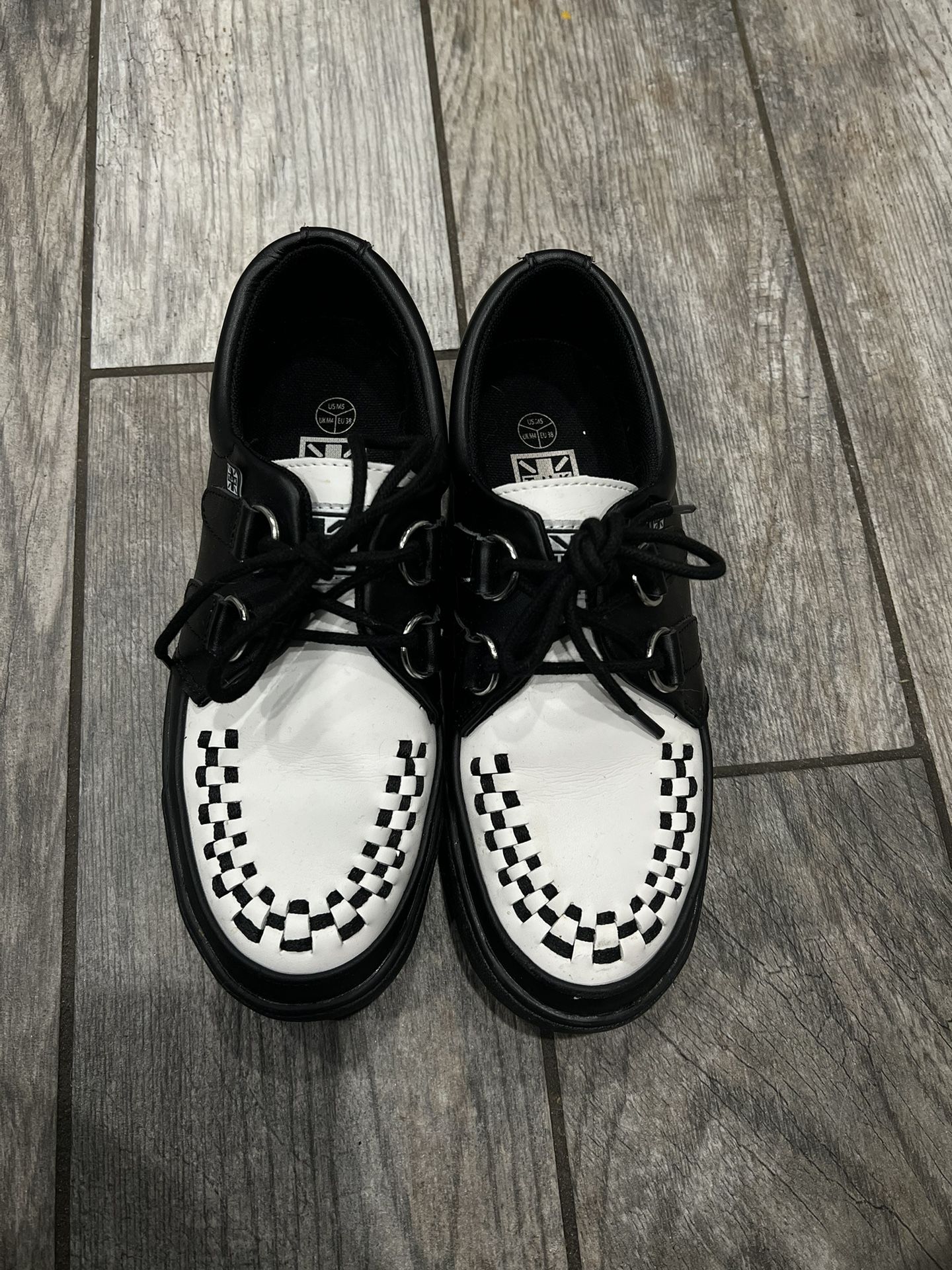 TUK SHOES size 5