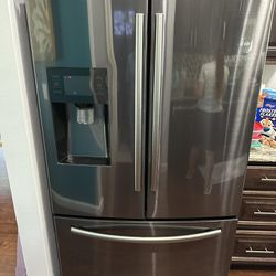 Samsung Refrigerator, Microwave, Glass Top Stove 