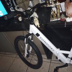 Saunders Step Through 26-in Fat Tire Electric Bike