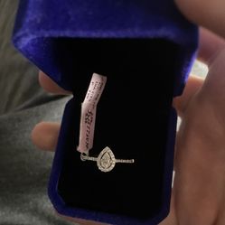 14k White Gold Diamond Ring 