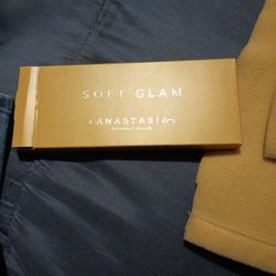 Anastasia Soft Glam Pallet 