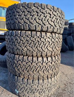 275/65/18 Bfgroodrich vendo un set de llantas usadas excelente condiciones de vida las 4 ✅🤩I am selling a set of used tires, all 4 in excellent livin
