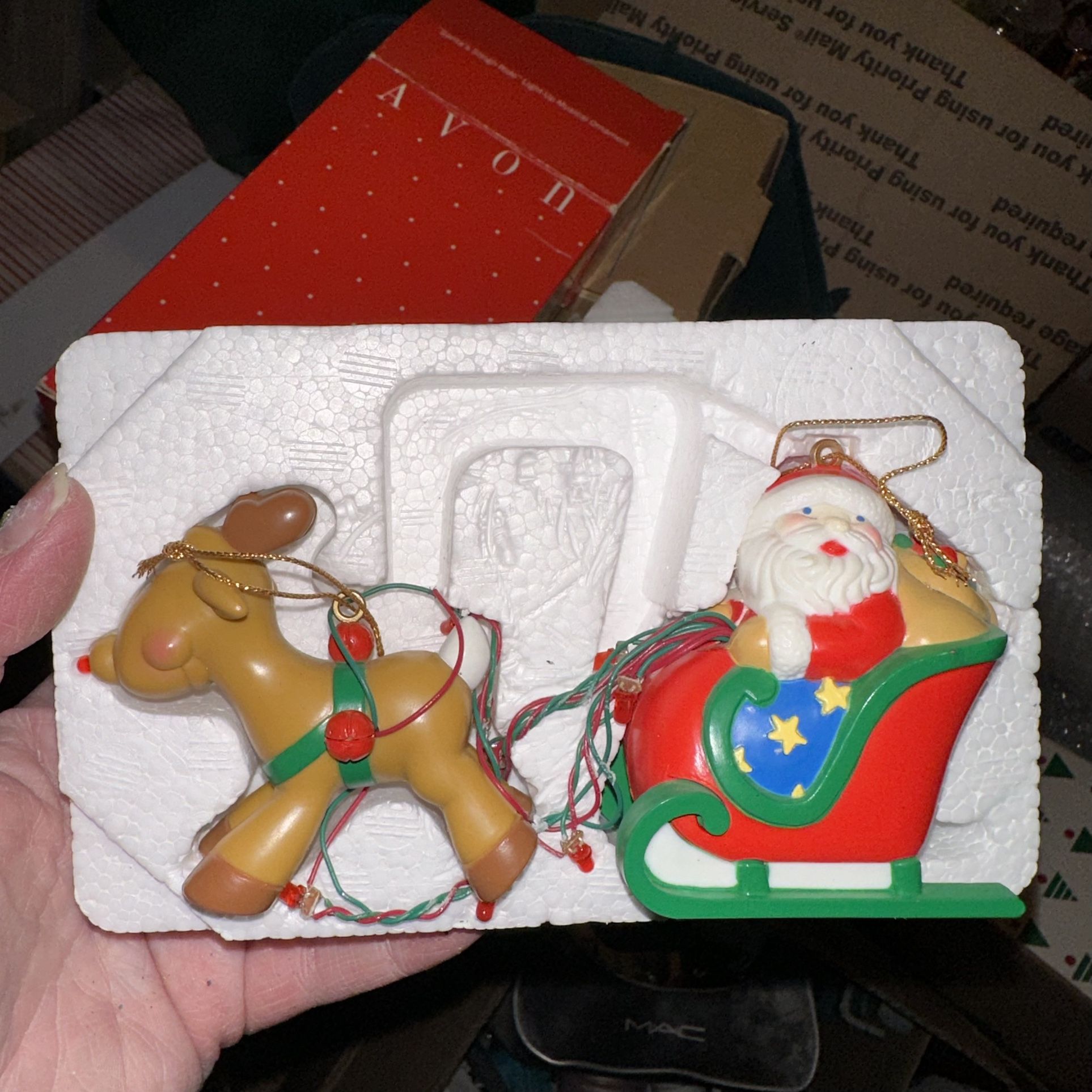 Avon Light Up Musical Ornament 