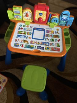 VTECH ACTIVITY DESK 
